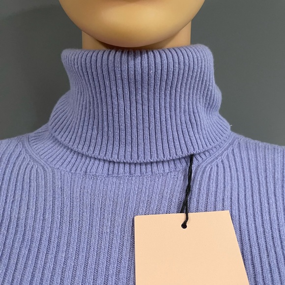 Andamane Hanya Cropped Turtleneck Sweater - Picture 6 of 12
